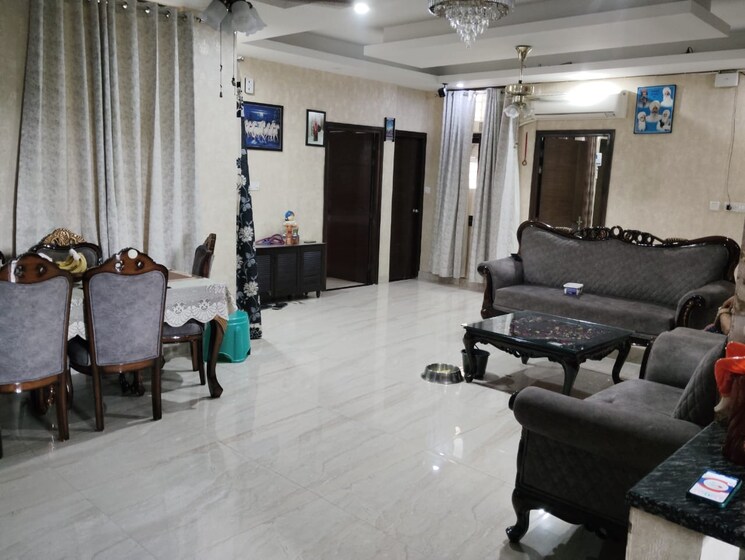 Team Area, green fields colony 4 Bedroom 210 Sq.Yd. Builder Floor In Green Fields Colony Faridabad 9102459