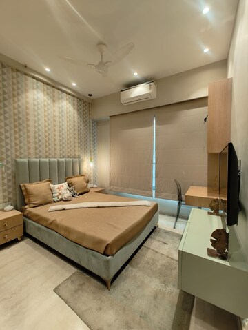 Room in 3 BHK Apartment at Peninsula Salsette 27, Byculla – for Sale