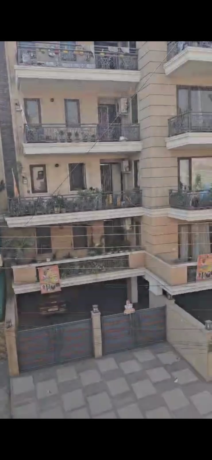 4 BHK + Pooja Room,Servant Room,Study Room,Extra Room Builder Floor For Rent in Green Fields Colony