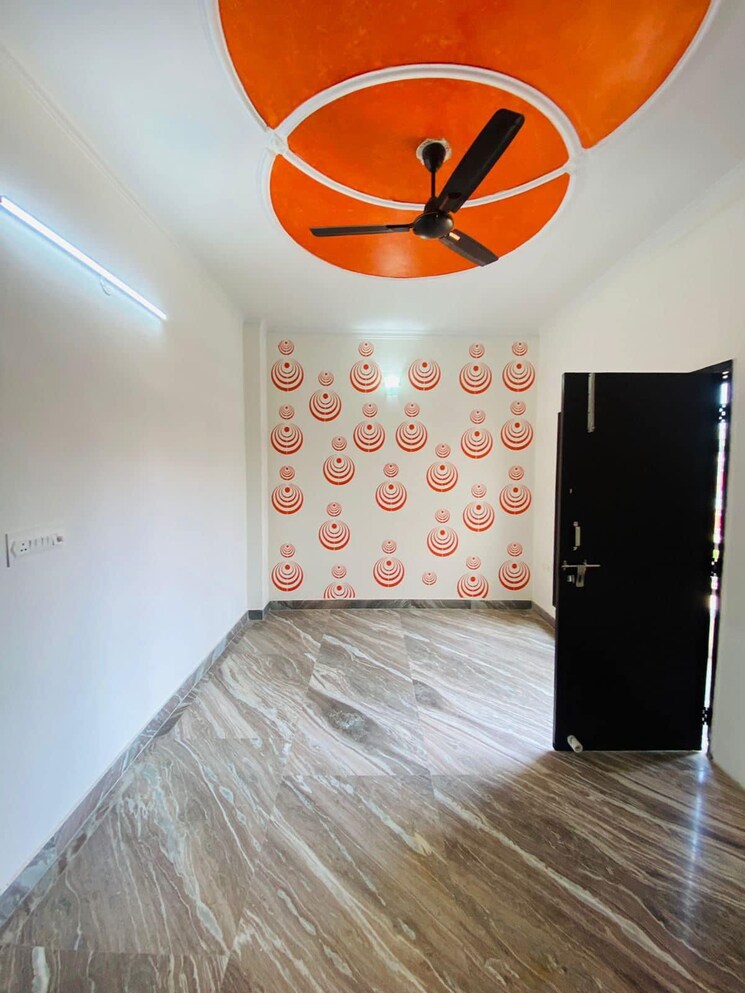 Bedroom, green fields colony 4 Bedroom 350 Sq.Yd. Builder Floor In Green Fields Colony Faridabad 9102479