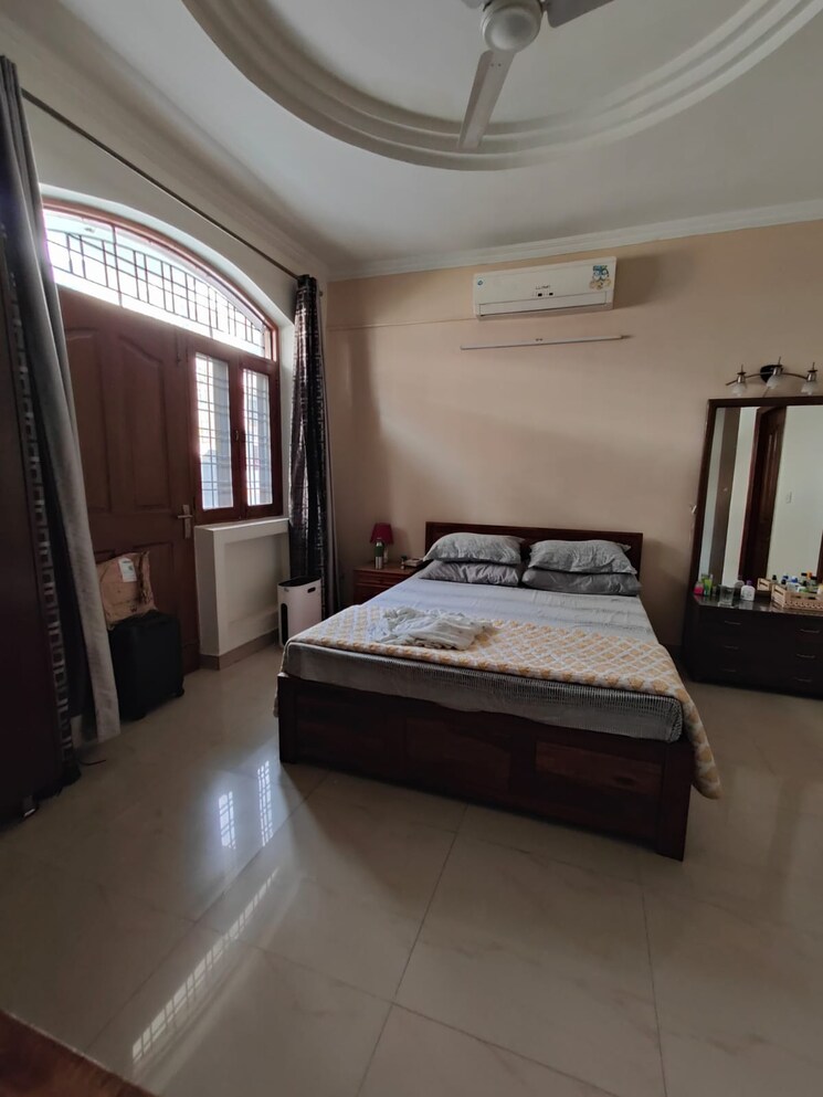 Living Room, green fields colony 4 Bedroom 180 Sq.Yd. Builder Floor In Green Fields Colony Faridabad 9102494