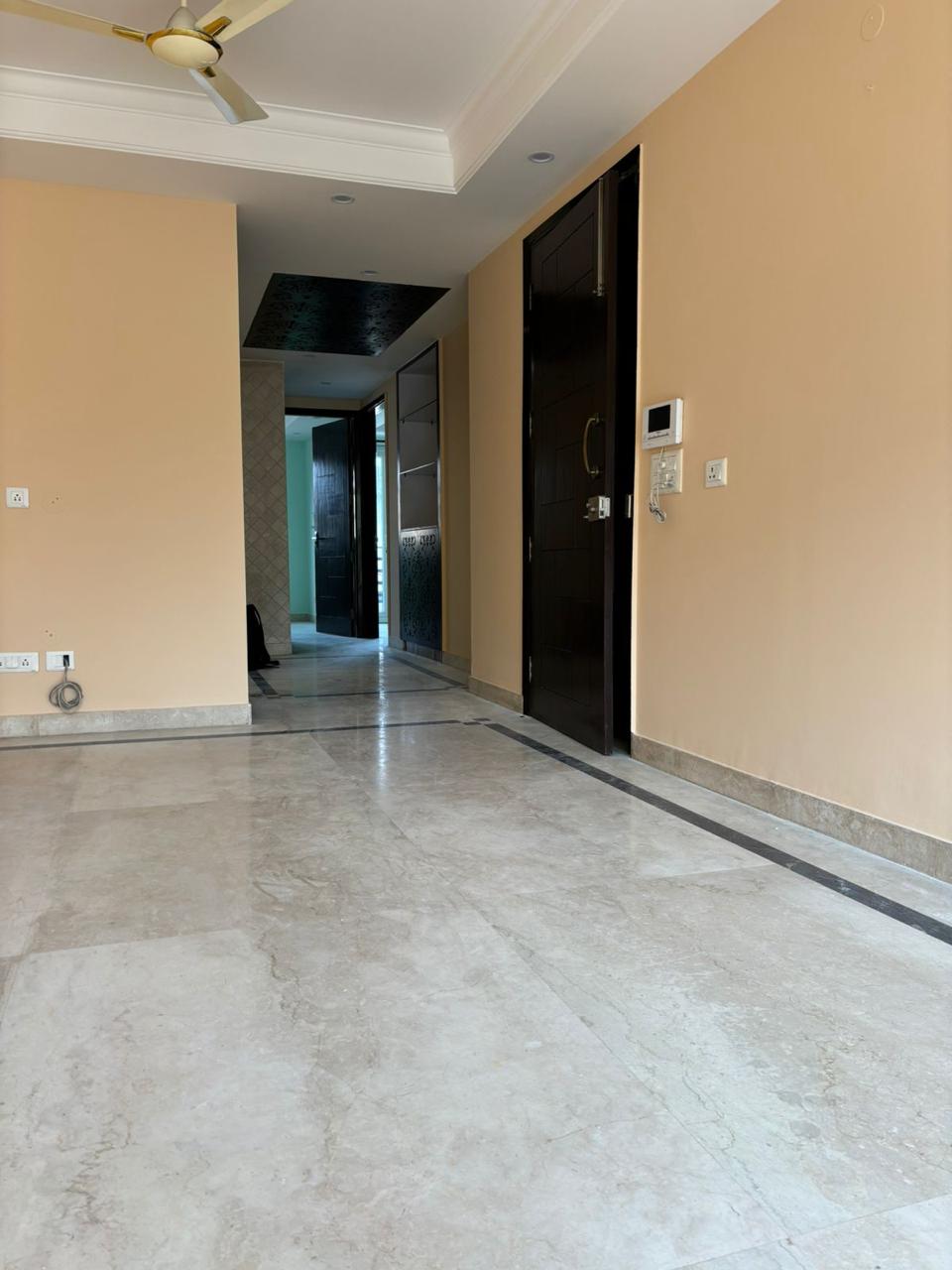 3 BHK + Servant Room Builder Floor For Rent in Chittaranjan Park