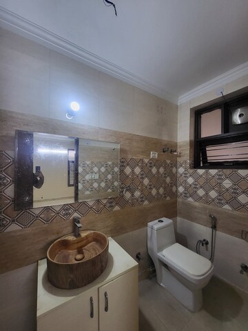 Living Room in 3 BHK Builder Floor at Sector 9 – for Rent