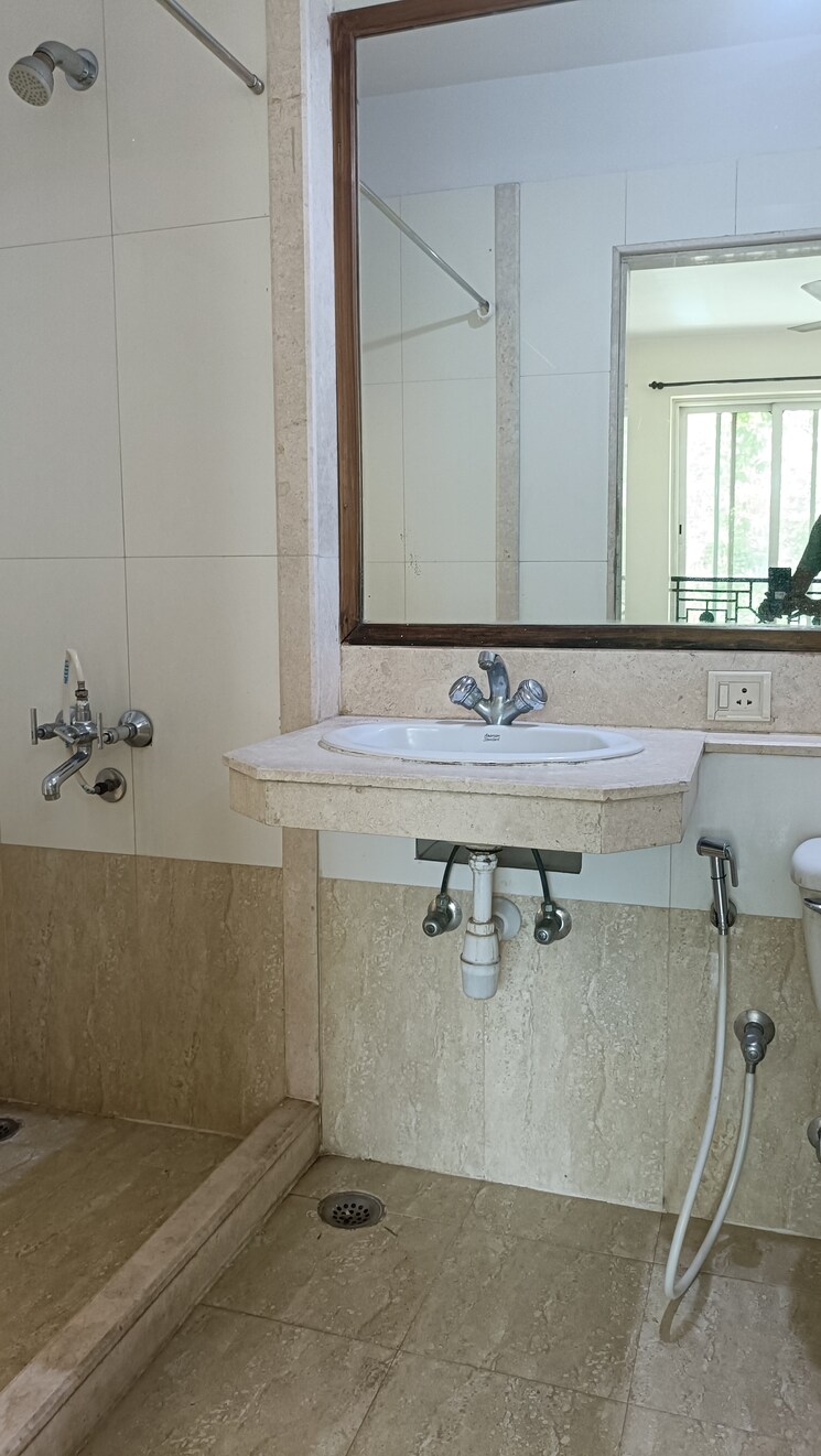 Bathroom, hiranandani-obelia-the-walk 2 Bedroom 999 Sq.Ft. Apartment In Ghodbunder Road Thane 9102547