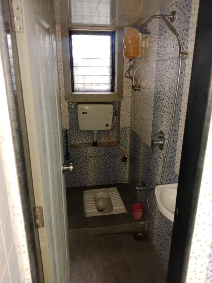 Bathroom, shreeji-tower 1 Bedroom 550 Sq.Ft. Apartment In Panchsheel Nagar Thane 9102530