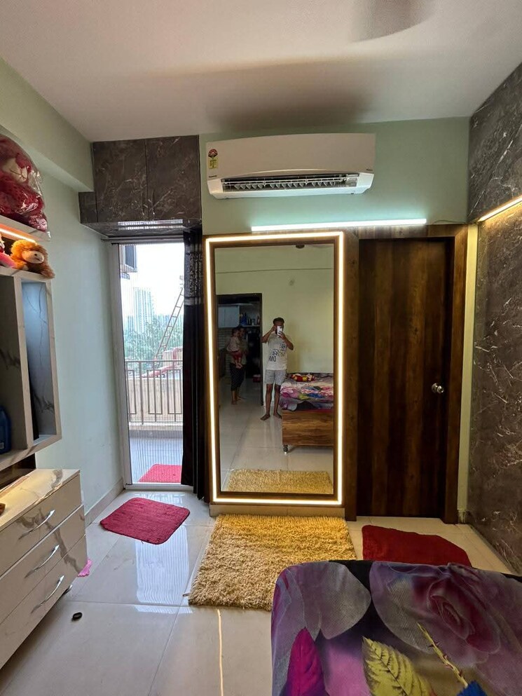 Living Room, freedom fighters enclave 3 Bedroom 1350 Sq.Ft. Builder Floor In Freedom Fighters Enclave Delhi 9102562