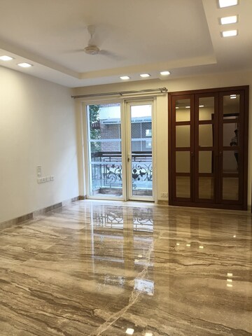 Room in 3 BHK Builder Floor at Saket – for Rent