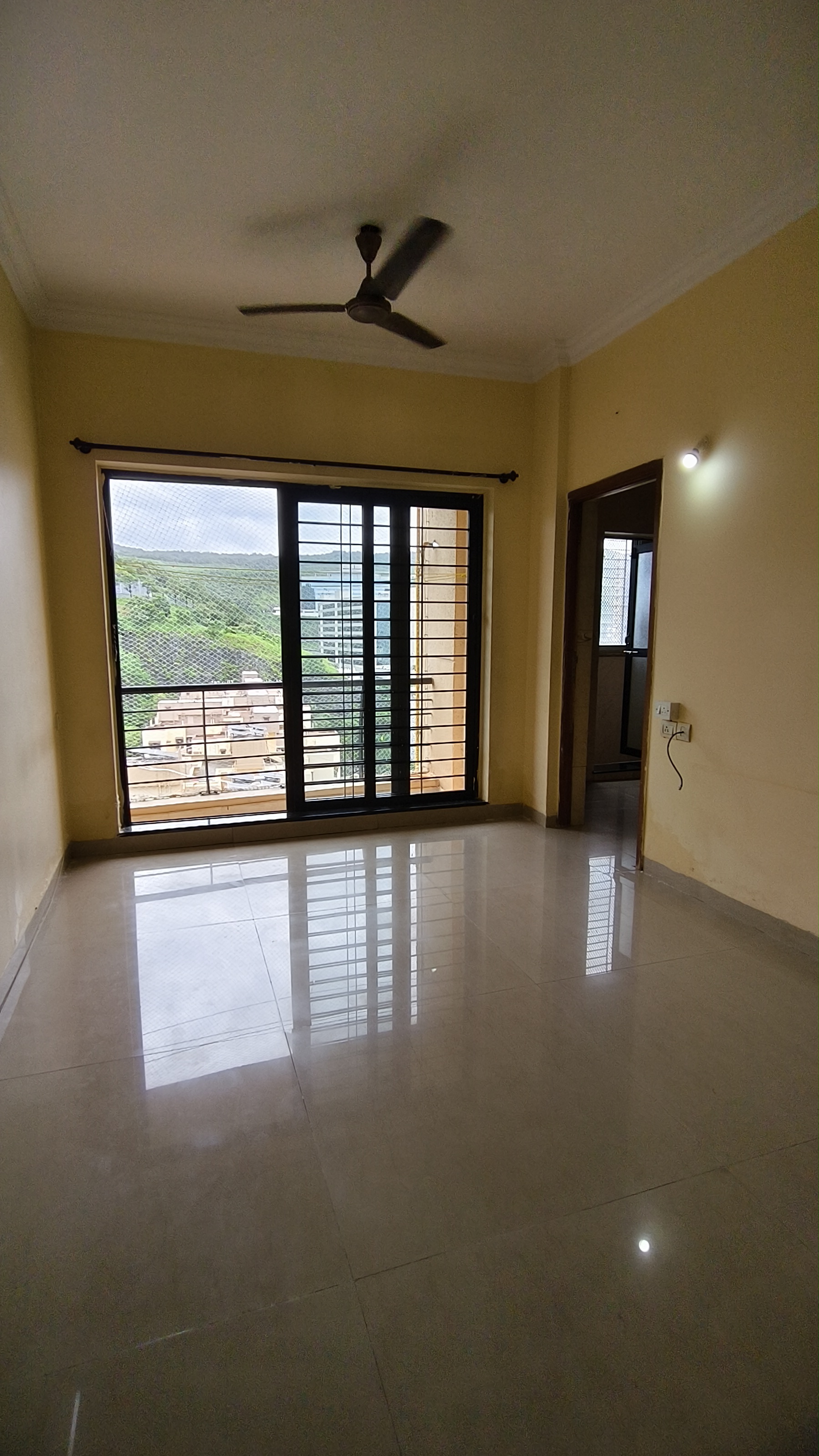 1 BHK Apartment For Rent in K Raheja Heights