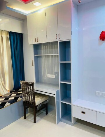 Furnished Amenities in 2 BHK Apartment at Kalpataru Paramount, Kapur Bawdi – for Rent