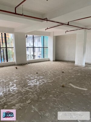 Room in  Showroom at Chowringhee – for Sale