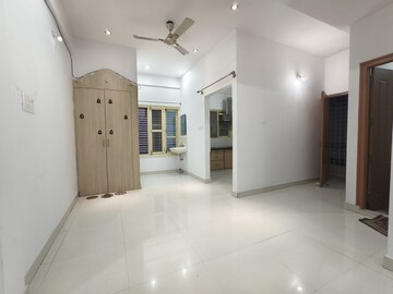 Room in 2 BHK Builder Floor at Hsr Layout – for Rent
