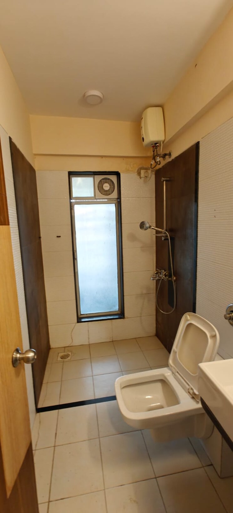 Bathroom, millennium-court 4 Bedroom 2500 Sq.Ft. Apartment In Andheri West Mumbai 9102691