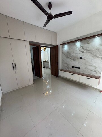 Room in 3 BHK Builder Floor at Saket – for Rent