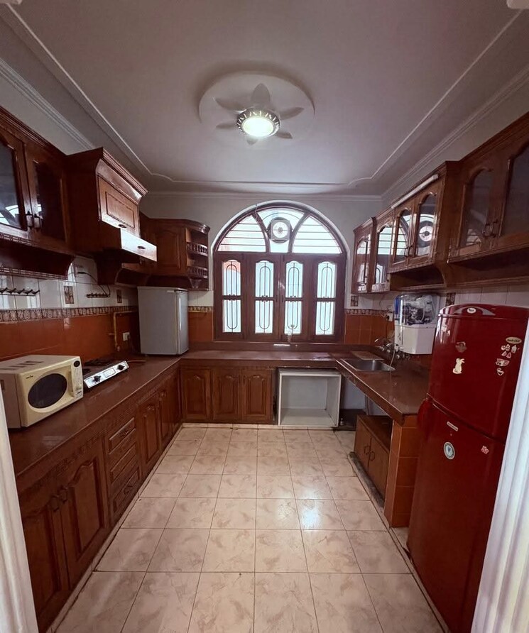 Kitchen, sainik farm 3 Bedroom 2700 Sq.Ft. Villa In Sainik Farm Delhi 9102696