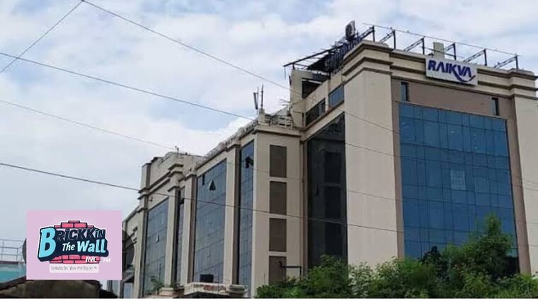 Exterior View, em bypass Commercial Showroom 5320 Sq.Ft. In Em Bypass Kolkata 9102706