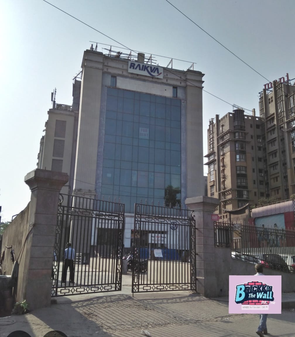 Showroom For Sale in EM Bypass