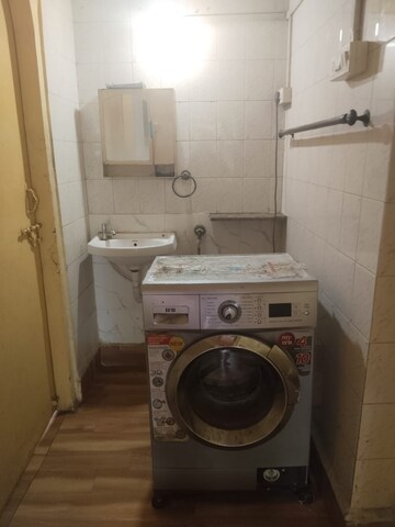Attached Bathroom in 2 BHK Apartment at Pushpak Nagar – for Rent