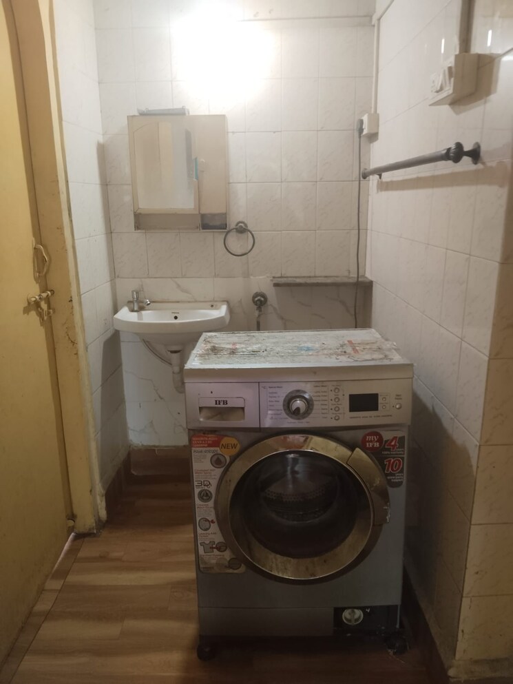 Attached Bathroom, pushpak nagar 2 Bedroom 1000 Sq.Ft. Apartment In Pushpak Nagar Navi Mumbai 9102719