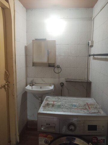 Bathroom in 2 BHK Apartment at Pushpak Nagar – for Rent