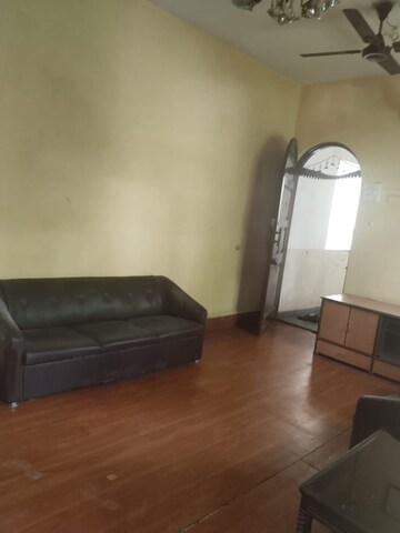 Furnished Amenities in 2 BHK Apartment at Pushpak Nagar – for Rent