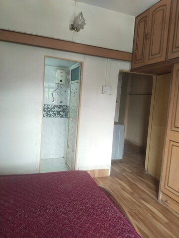 Room in 2 BHK Apartment at Pushpak Nagar – for Rent