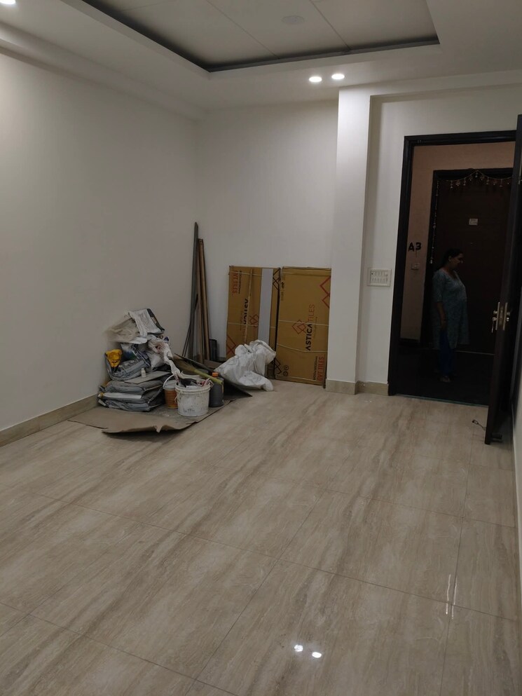  Parking, saket 3 Bedroom 1800 Sq.Ft. Builder Floor In Saket Delhi 9102722