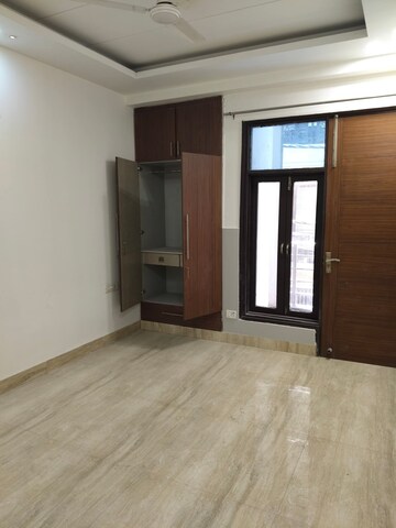 Room in 3 BHK Builder Floor at Saket – for Rent