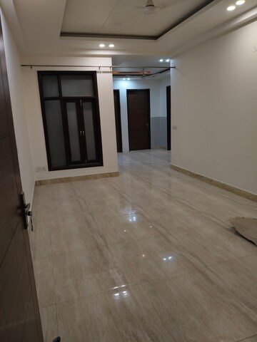 Room in 3 BHK Builder Floor at Saket – for Rent