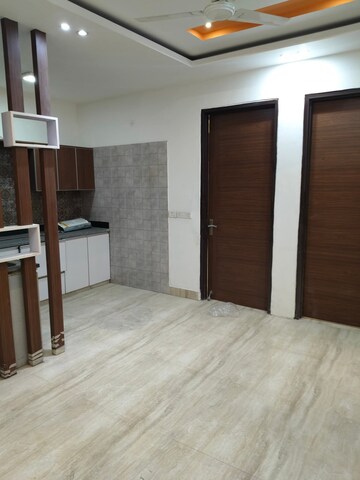 Room in 3 BHK Builder Floor at Saket – for Rent