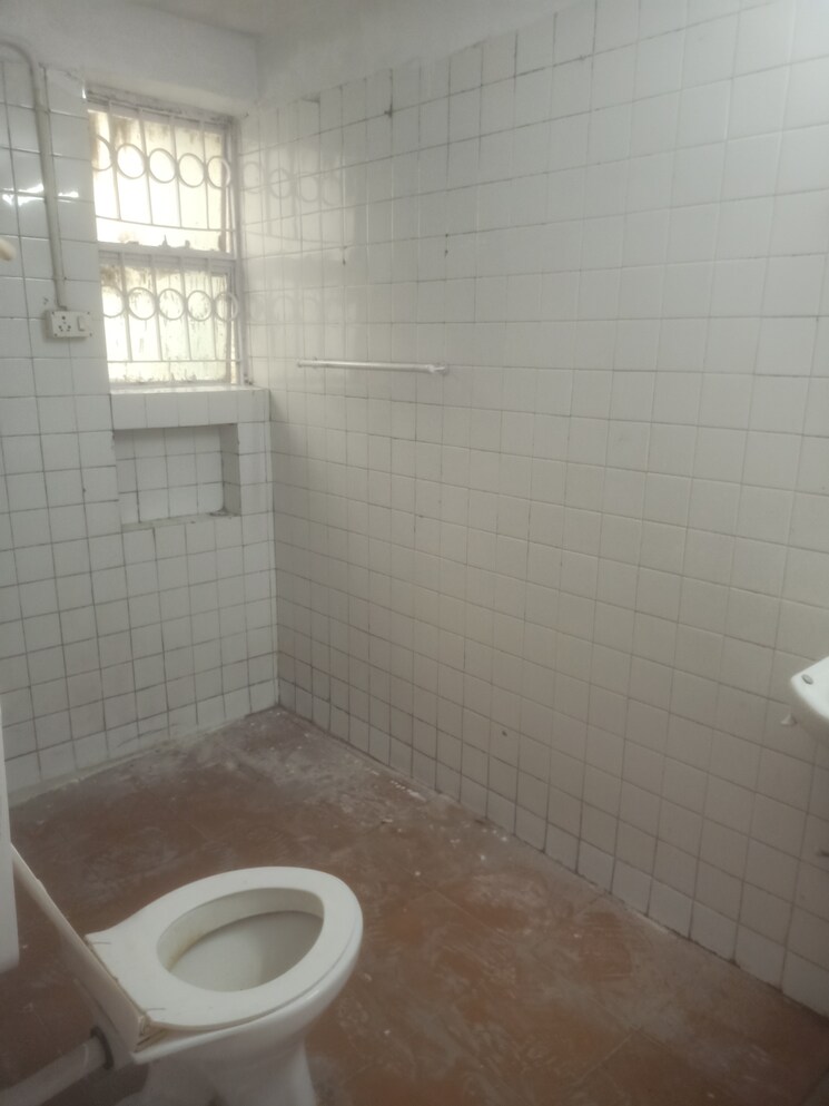 Bathroom, vasant kunj 3 Bedroom 1250 Sq.Ft. Apartment In Vasant Kunj Delhi 9102737