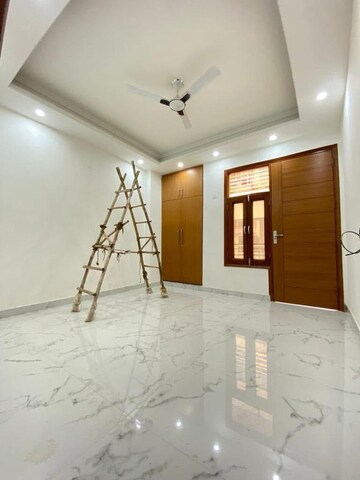 Room in 2 BHK Builder Floor at Vasant Kunj – for Rent