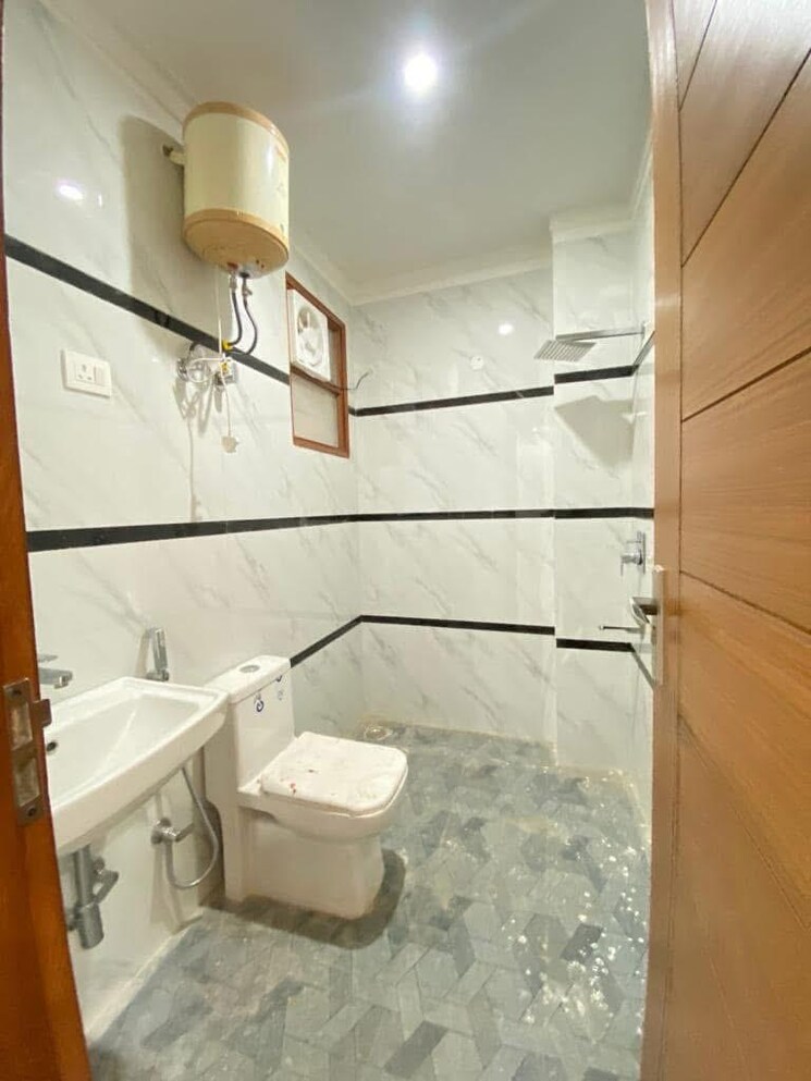 Bathroom, vasant kunj 2 Bedroom 850 Sq.Ft. Builder Floor In Vasant Kunj Delhi 9102744