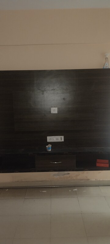 Furnished Amenities in 2 BHK Apartment at OP Floridaa, Sector 82 – for Rent