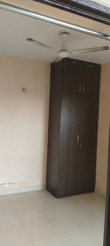 2 BHK Apartment For Rent in OP Floridaa, Sector 82