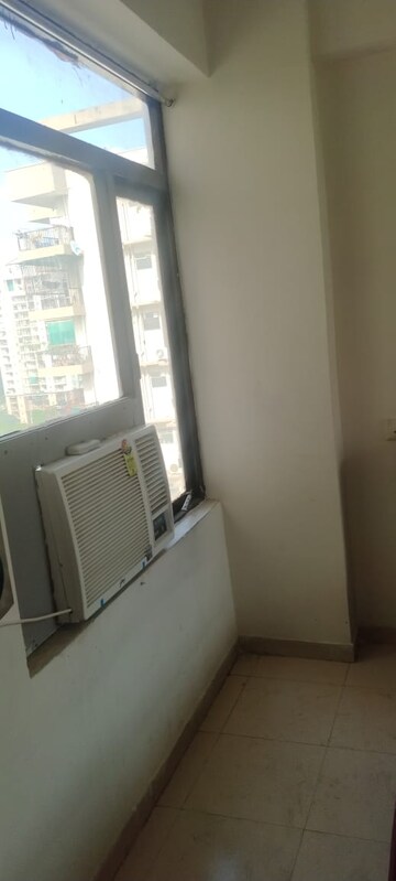 Furnished Amenities in 1 BHK Apartment at Auric City Homes, Sector 82 – for Rent