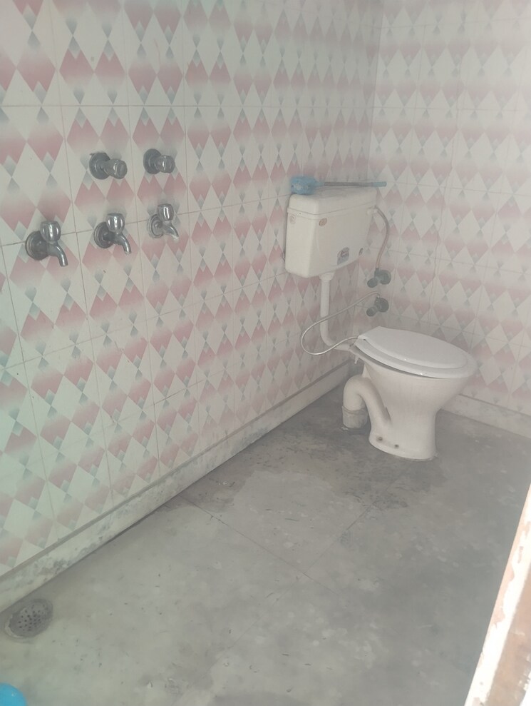 Bathroom, beta i greater noida 2 Bedroom 660 Sq.Ft. Independent House In Beta I Greater Noida Greater Noida 9102827