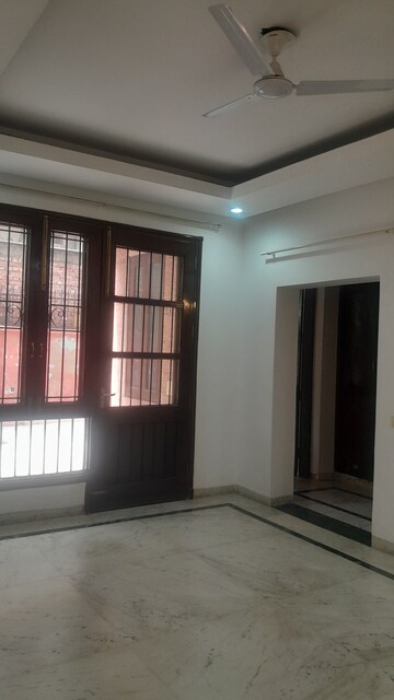 Kitchen in 3 BHK Builder Floor at Unitech South City II, Sector 50 – for Rent