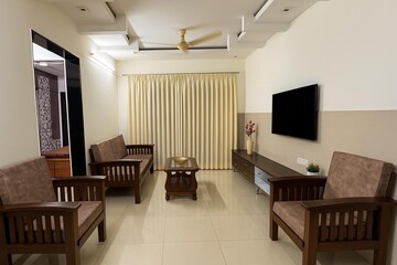 Team Area in 3 BHK Apartment at Suyog Enclave, Viman Nagar – for Sale