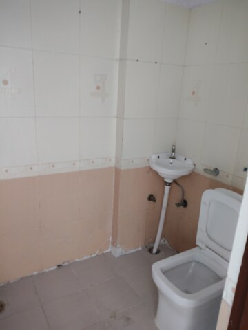 Bathroom in 2 BHK Apartment at Sector 46 – for Rent