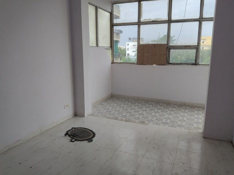 Room, sector 46 2 Bedroom 950 Sq.Ft. Apartment In Sector 46 Faridabad 9102872