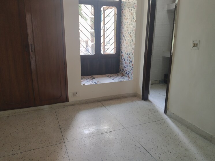 Room, sector 21c 3 Bedroom 1250 Sq.Ft. Apartment In Sector 21c Faridabad 9102883