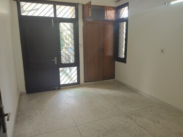 Room in 3 BHK Apartment at Sector 21c – for Rent