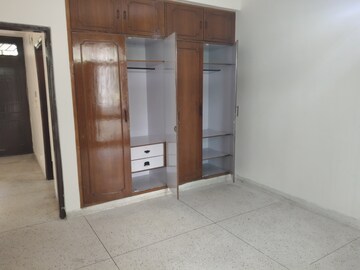 Room in 3 BHK Apartment at Sector 21c – for Rent