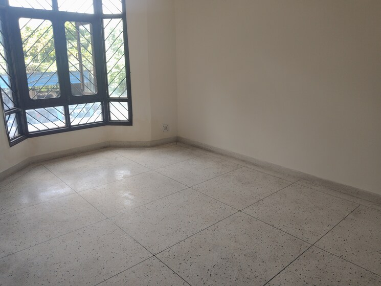 Room, sector 21c 3 Bedroom 1250 Sq.Ft. Apartment In Sector 21c Faridabad 9102883