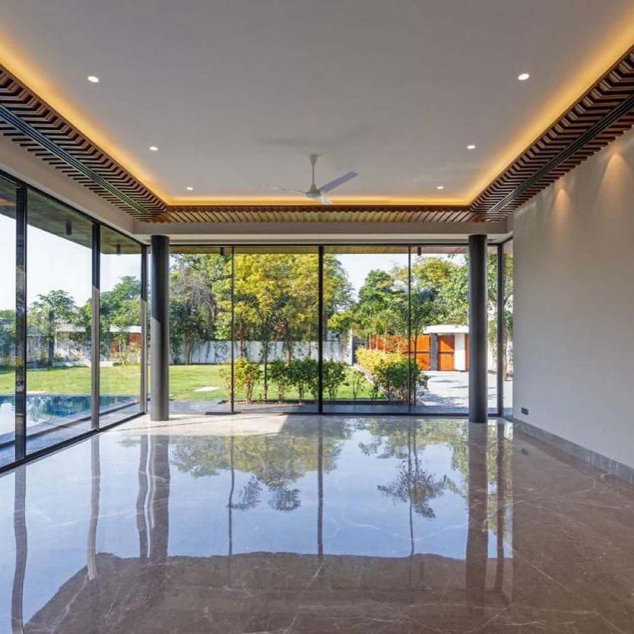 4 BHK + Pooja Room,Servant Room,Study Room,Extra Room Apartment For Rent in Defence Colony