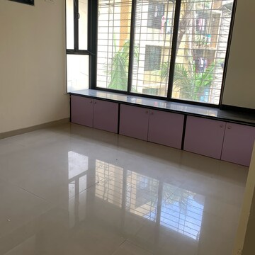 Room in 2 BHK Apartment at Krishna Classic, Babhai Naka – for Rent