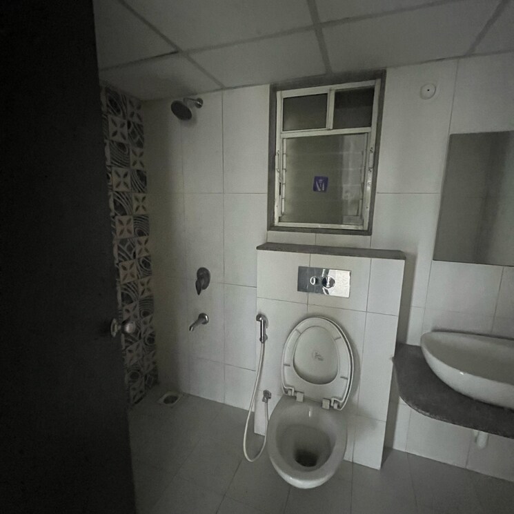 Bathroom, kolte-patil-western-avenue 2 Bedroom 750 Sq.Ft. Apartment In Bhagwan Nagar Pune 9102923