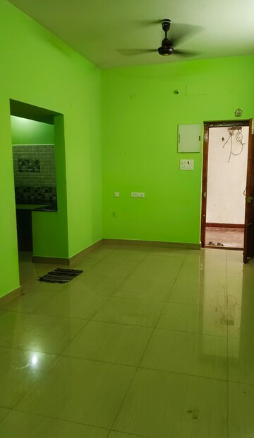Living Room in 2 BHK Apartment at Thiruvanikoil – for Rent