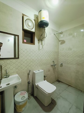 Bathroom in 1 BHK Builder Floor at Saket – for Rent