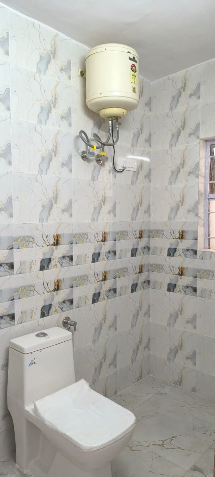 Bathroom, dwarka 1 Bedroom 52 Sq.Mt. Apartment In Dwarka Delhi 9102959